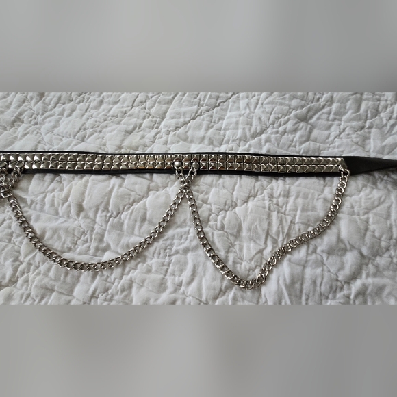 Black and Silver Chain Belt - Picture 2 of 6